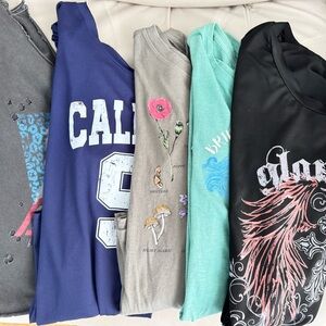 Girls’ 7 piece XL T-shirts Bundle